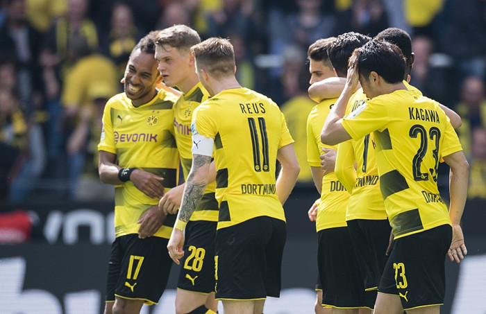 爱游戏-德国国家队训练开放日，今晨战术微调引观众欢呼，法甲在即，球探报告显示潜力(法国队vs德国队)